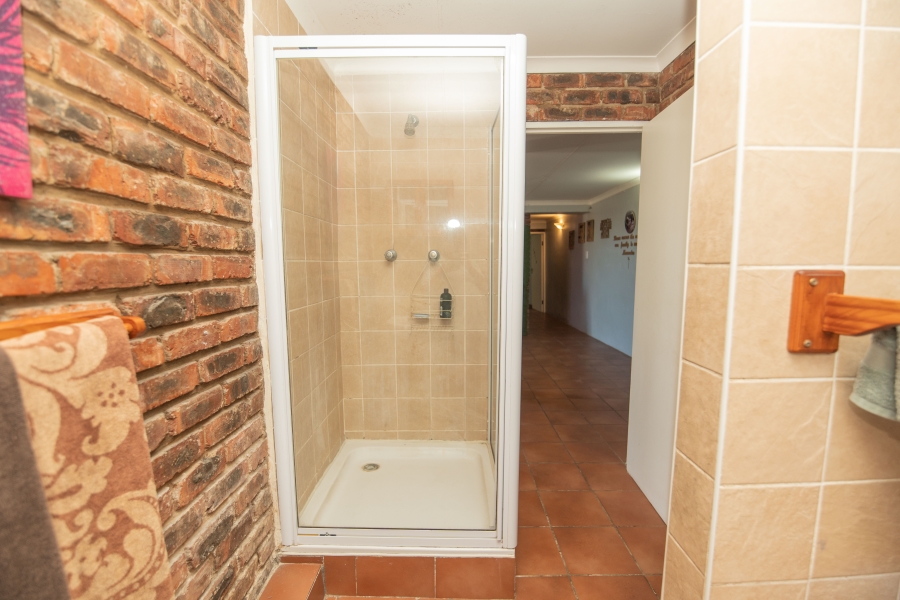 4 Bedroom Property for Sale in Clarendon Marine Eastern Cape